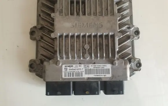 Peugeot 407 Engine control unit/module 5WS40167FT