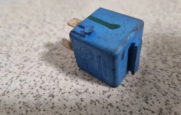 BMW 7 E38 Other relay 8364581