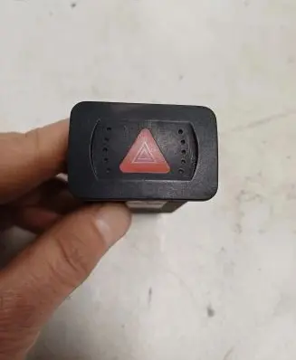 Volkswagen Golf IV Hazard light switch 1J0953235A