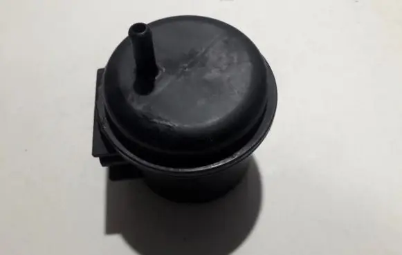 Vacuum air tank