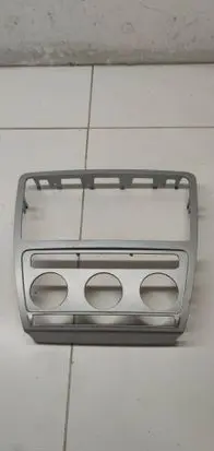Skoda Octavia Mk2 (1Z) Panel trim 1Z0858069
