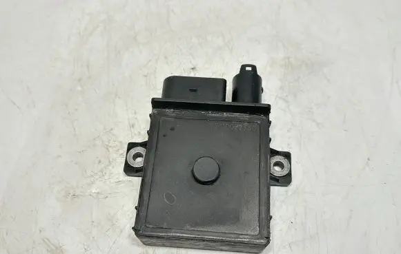 BMW 5 E60 E61 Glow plug pre-heat relay 7801201 12217801201