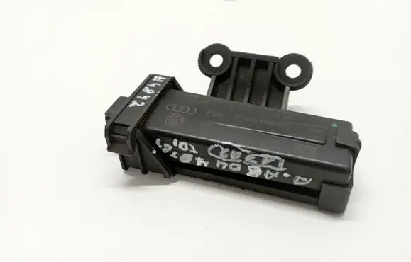 Audi A8 S8 D3 4E Tire pressure sensor 4E0907277 10051122