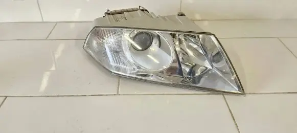 Skoda Octavia Mk2 (1Z) Headlight/headlamp 1Z1941015B 00HR00DC