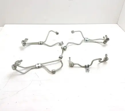 Fuel injector supply line/pipe