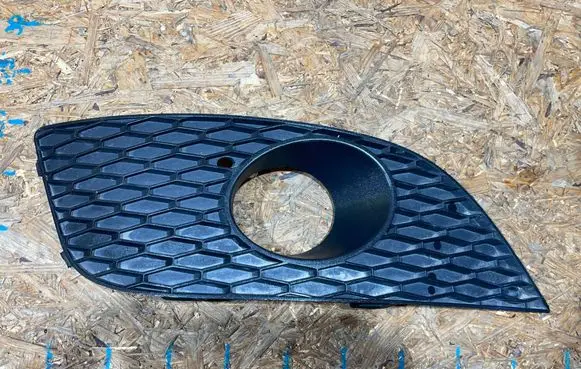 Seat Leon (1P) Front fog light trim/grill 1P0853666E S2511B043