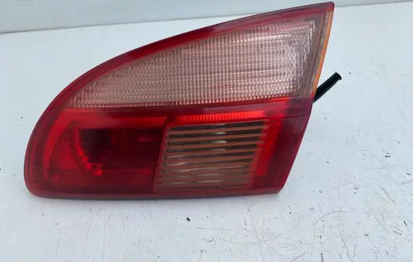 Toyota Avensis T220 Tailgate rear/tail lights 89022025