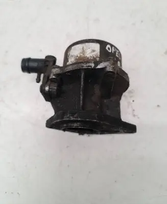 Opel Vivaro Vacuum pump 