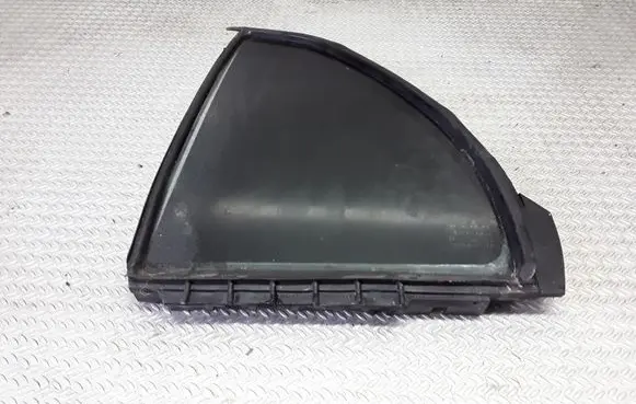 Toyota Yaris Rear vent window glass 