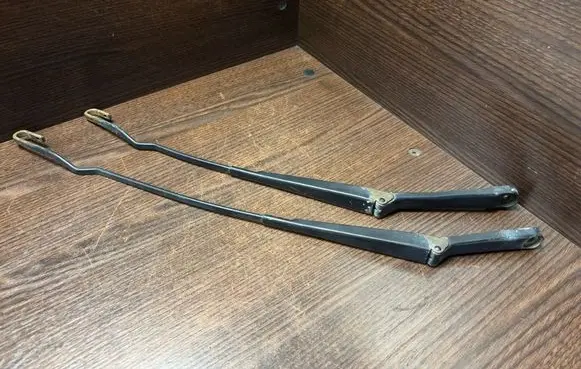 Volkswagen Transporter - Caravelle T4 Front wiper blade arm 701955410A 701955409A