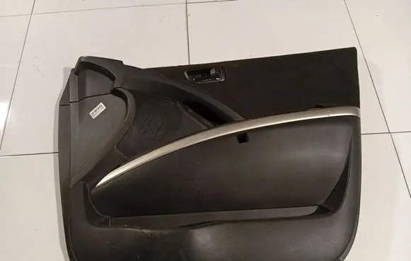Toyota Corolla Verso AR10 Front door card panel trim 