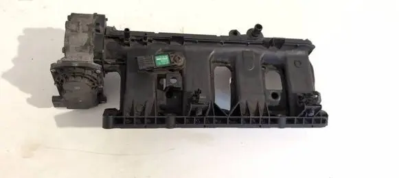 Nissan Juke I F15 Intake manifold 140036266R 1267550V01