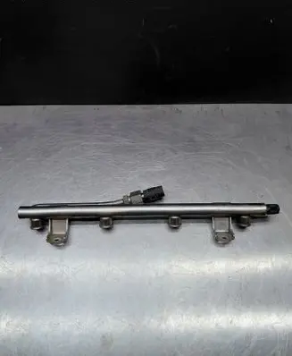 Audi A4 S4 B7 8E 8H Fuel main line pipe 06B133317AF