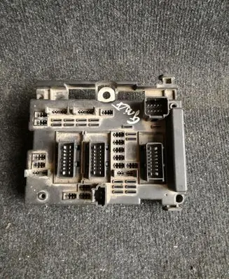 Peugeot 406 Fuse box set 9643537880