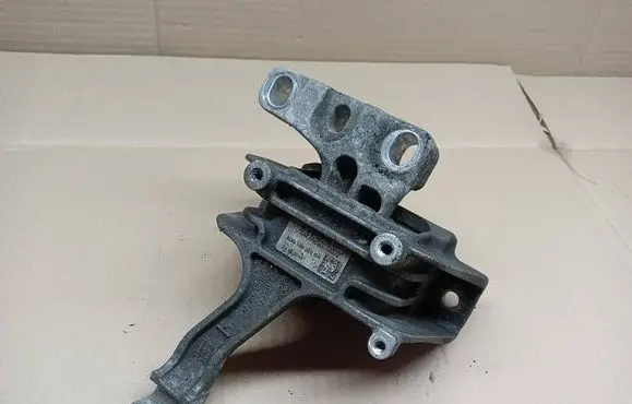 Seat Leon (5F) Engine mount bracket 5Q0199262BH 24062044