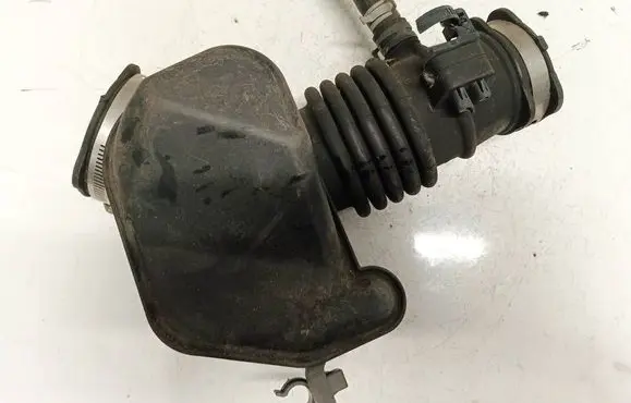 Air intake hose/pipe