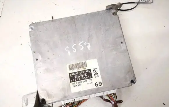 Toyota Avensis T250 Engine control unit/module 8966105690 89661-05690