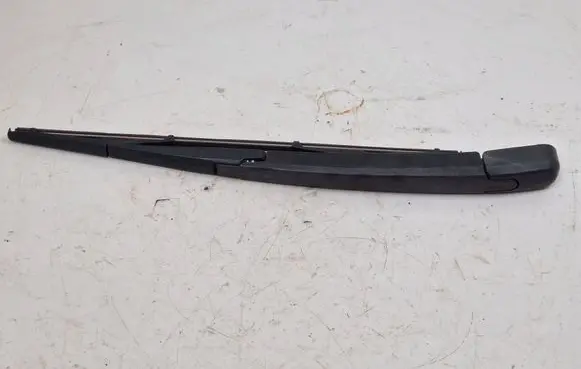 Hyundai i40 Rear wiper blade arm SHS14A100