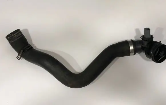 Audi Q7 4L Engine coolant pipe/hose 7L8121051 7L6122791