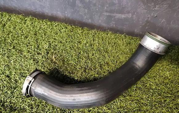 Intercooler hose/pipe