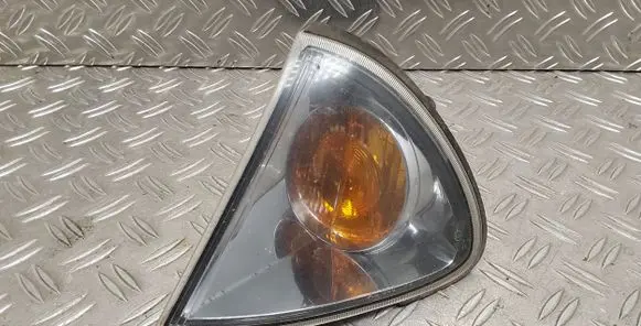 Toyota Avensis T220 Front indicator light 8152005030