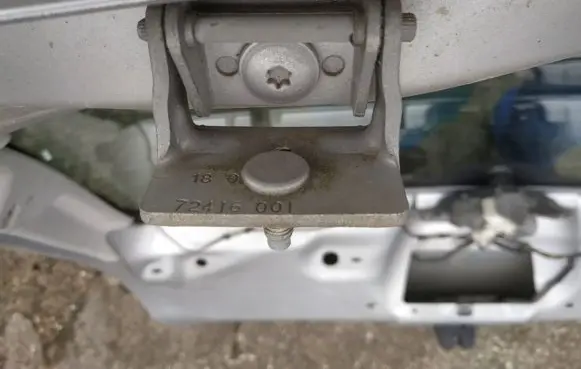 Citroen C3 Tailgate/trunk/boot hinge
