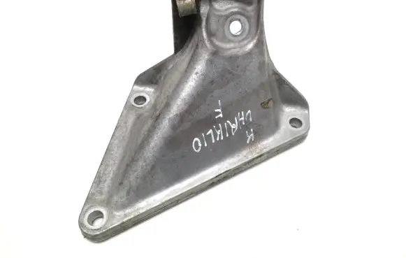 BMW 5 E60 E61 Engine mounting bracket 6761149 22116761149