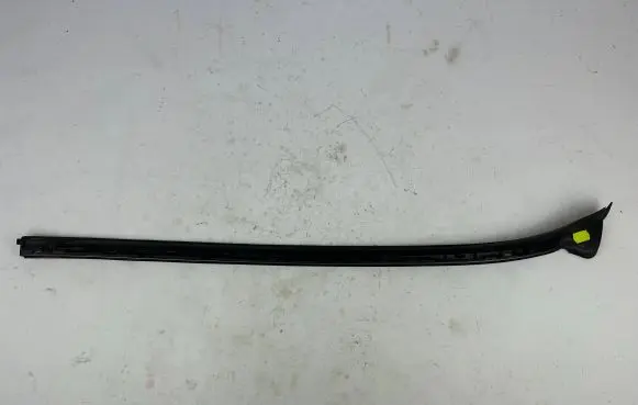 Mercedes-Benz E AMG W212 Windshield trim A2126900982