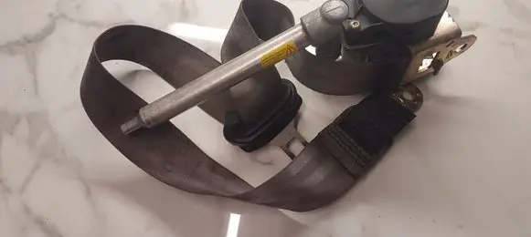 Audi A4 S4 B5 8D Front seatbelt 8D0857706