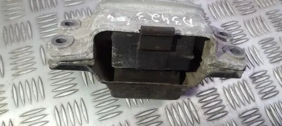 Volkswagen Golf V Engine mount bracket 1K0199555