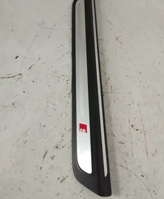 Audi Q5 SQ5 Front sill trim cover 8R0853373C