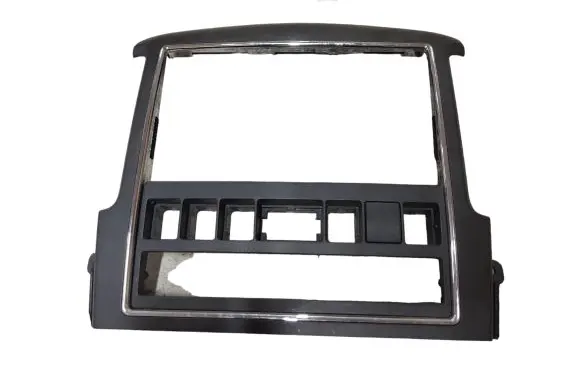 KIA Sorento Radio/GPS head unit trim 