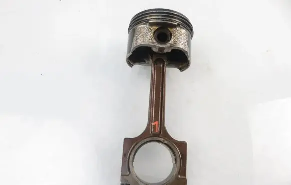 Mazda 6 Piston with connecting rod