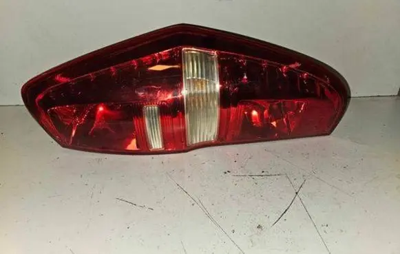 Hyundai H-1, Starex, Satellite Rear bumper light R92402