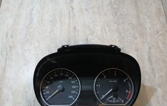 BMW 1 E81 E87 Speedometer (instrument cluster) 1041568