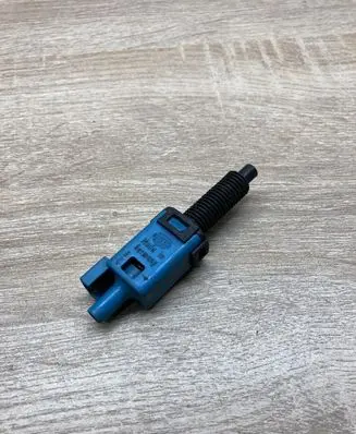 Volkswagen Golf III Brake pedal sensor switch 1H0907343