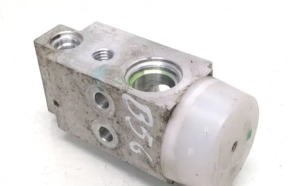 Hyundai ix20 Air conditioning (A/C) expansion valve 97759-1p600