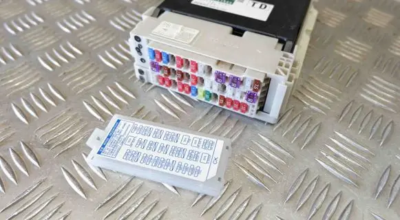 Toyota Prius+ (ZVW40) Comfort/convenience module 8273047540 8922147500
