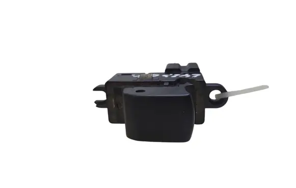 Nissan Qashqai Electric window control switch
