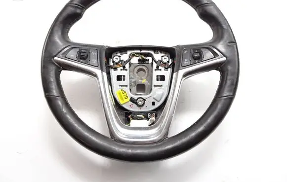 Opel Mokka Steering wheel rwb
