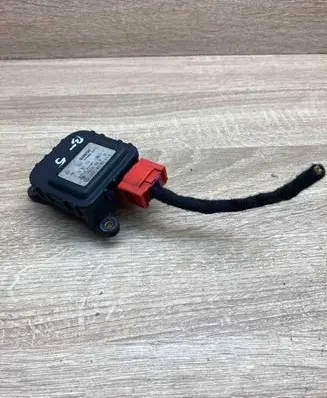 Audi A4 S4 B5 8D Air flap motor/actuator 0132801116 8D1820511B