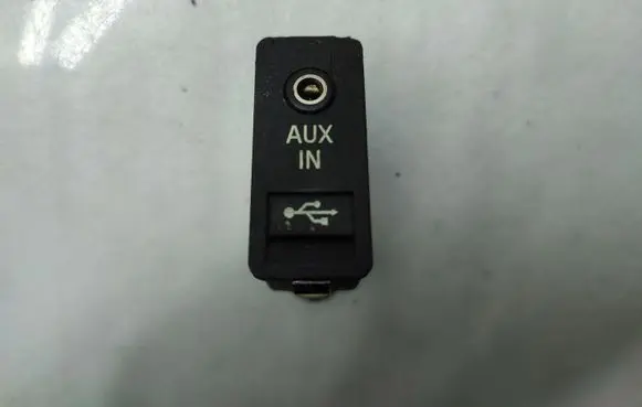 BMW 3 E92 E93 AUX in-socket connector 9129651