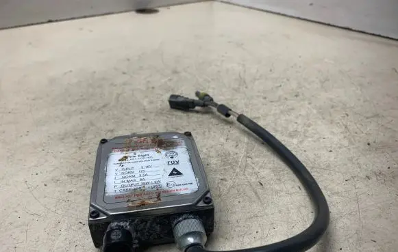 Audi A4 S4 B6 8E 8H Headlight ballast module Xenon 10R023796