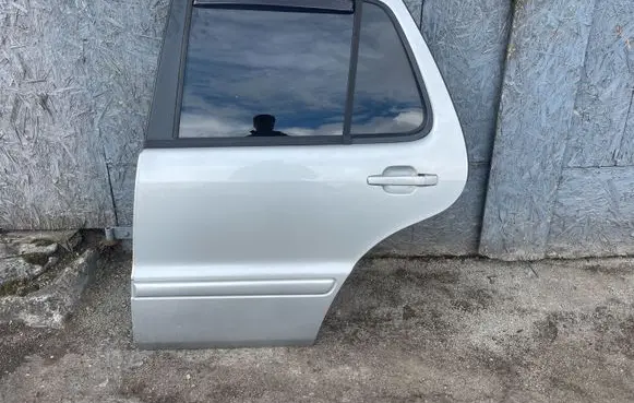 Mercedes-Benz ML W163 Rear door