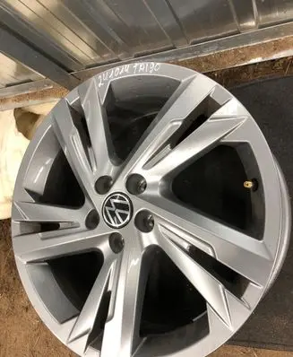Volkswagen Taigo R17 alloy rim 