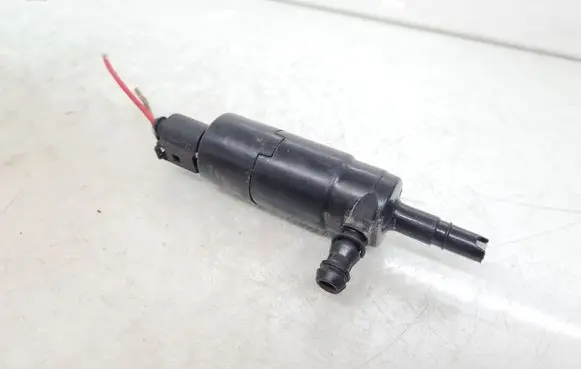 Audi A6 S6 C5 4B Headlight washer pump 2800B04 110472