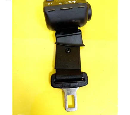 Audi A6 S6 C4 4A Middle seatbelt (rear) 0424014