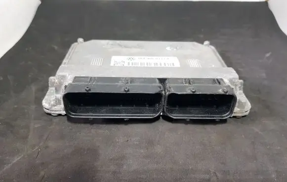 Skoda Octavia Mk2 (1Z) Engine control unit/module 06A906033FB