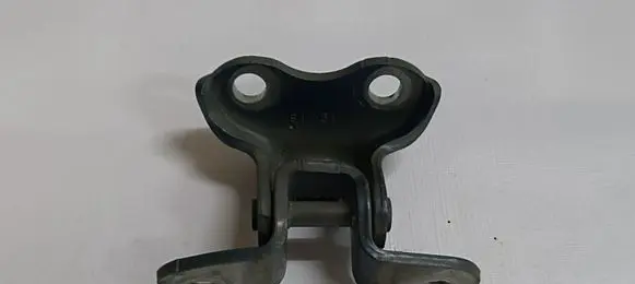 Toyota Auris E180 Front door lower hinge 