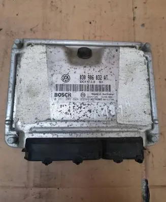 Seat Arosa Engine control unit/module 030906032AT 26SA7105 0261206824